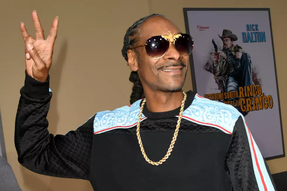 Snoop Dogg Gets 48-Joint Bouquet for 48th Birthday Gift