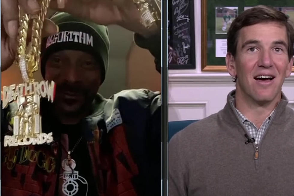 Snoop Dogg Gifts Former NFL Champion Eli Manning Death Row Chain for Eli’s Birthday