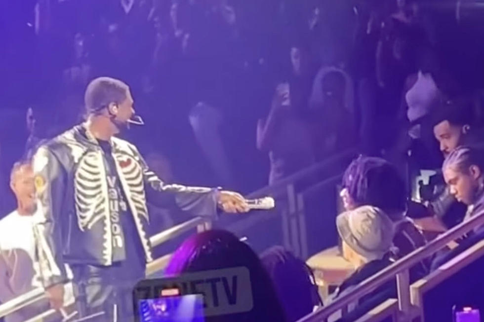 Usher Lets 21 Savage Sing ‘My Boo’ at Concert – Watch