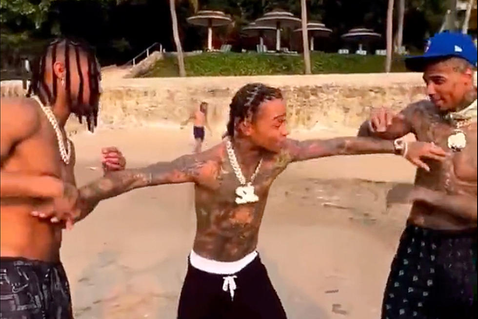Blueface and DDG Slap Box on the Beach While Swae Lee Referees