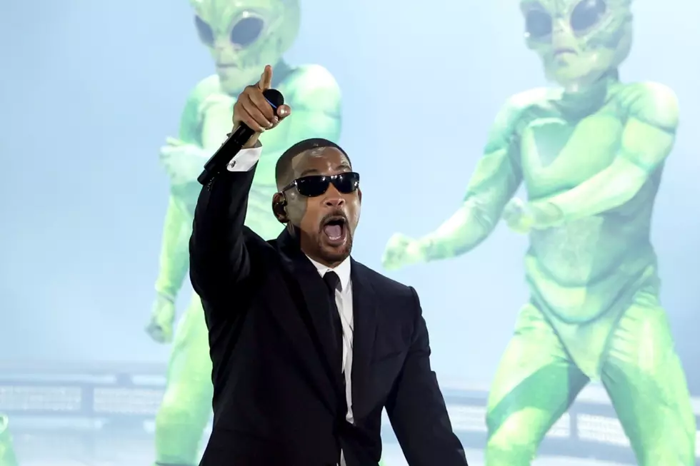 Will Smith Performs 'Men in Black' at 2024 Coachella