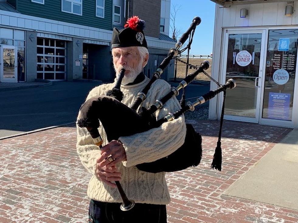Bagpiper Serenades St Paddy’s Day Traffic in Downtown Portland