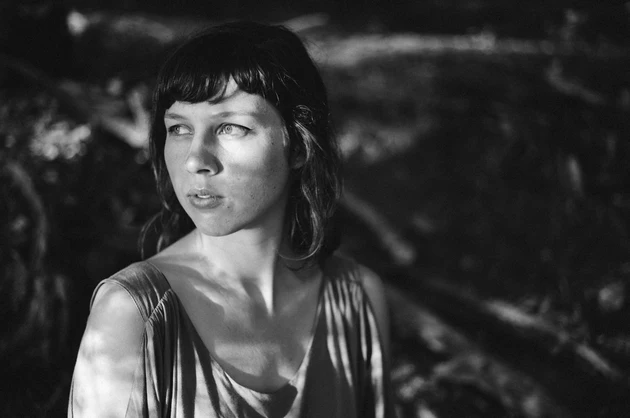 premiere: Julia Lucille &#8211; Eternally