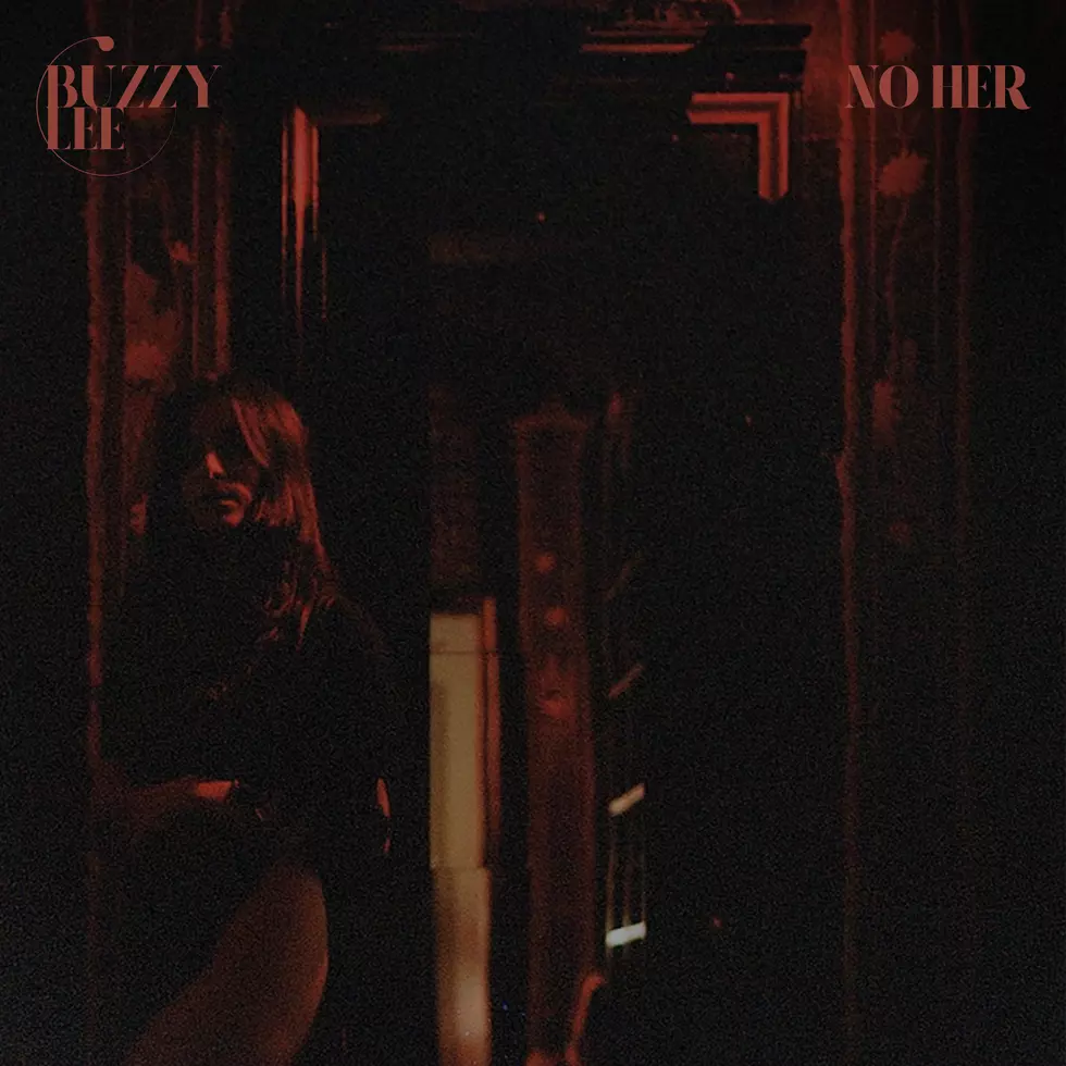 premiere: Buzzy Lee – No Her