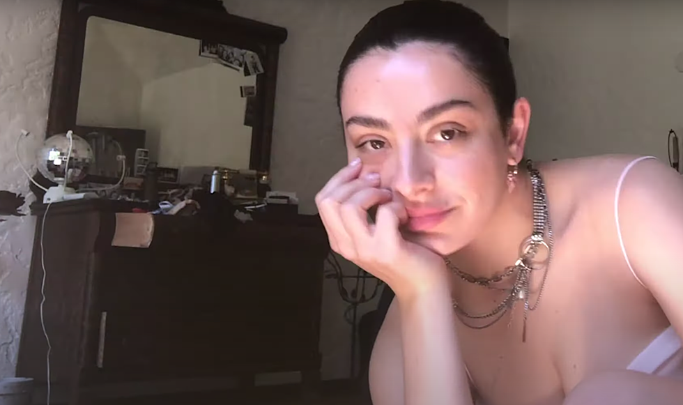 video: Charli XCX – Forever