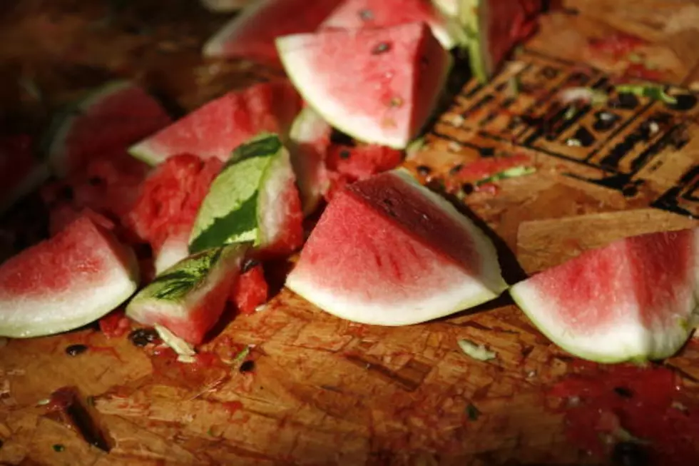 Classic &#8211; Watermelon Backfires and Blasts Woman&#8217;s Face [VIDEO]