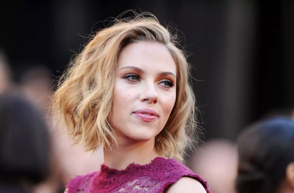 Scarlett Johansson Nude Photos Leaked by Cell Phone Hacker