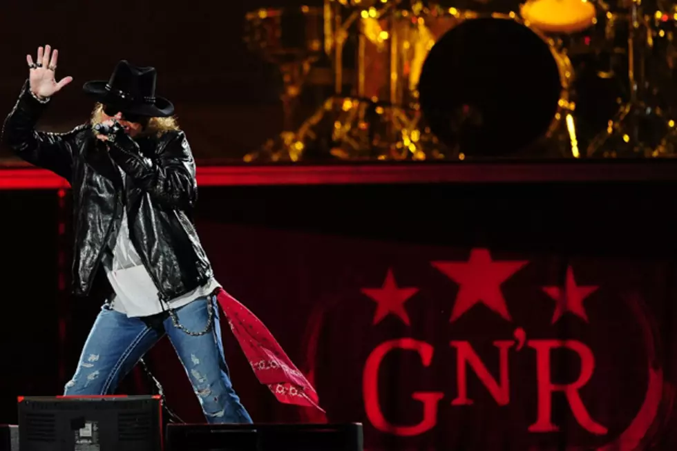 Axl Rose Gets Pissed And Stops Guns N&#8217; Roses Concert [VIDEO]