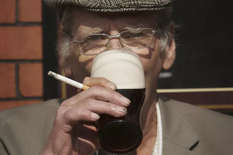 Smoking Deemed Not Harmful If Only Done While Drinking [VIDEO]