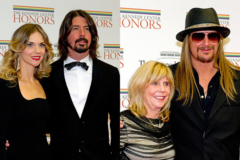 Dave Grohl Says He Made Out With Kid Rock&#8217;s Mom on &#8216;Chelsea Lately&#8217; [VIDEO]