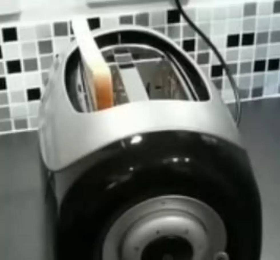 Man Gets Penis Caught In Toaster [VIDEO]