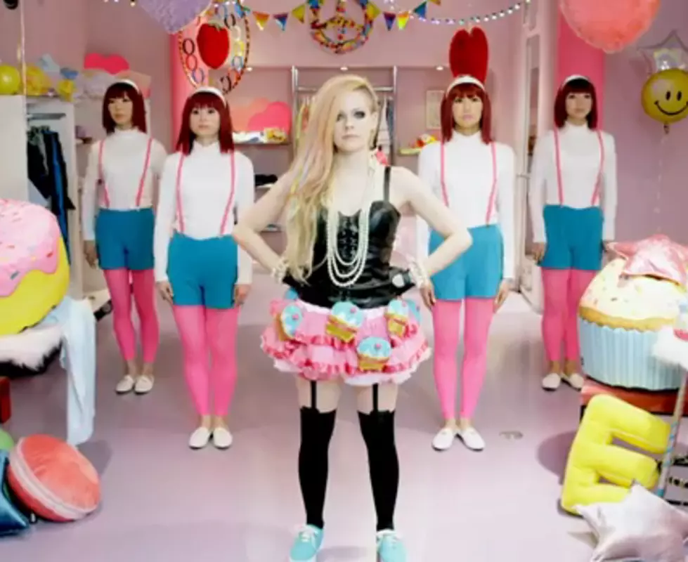 Avril Lavigne Releases Huge Turd Sandwich Song and Video Called &#8216;Hello Kitty&#8217;