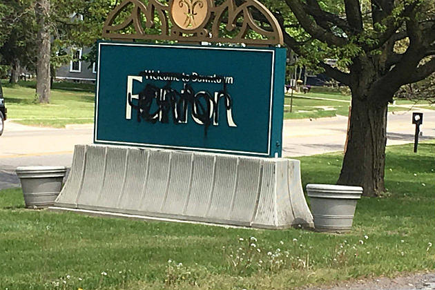 Jerks Spray Paint And Vandalize &#8220;Welcome To Fenton&#8221; Sign