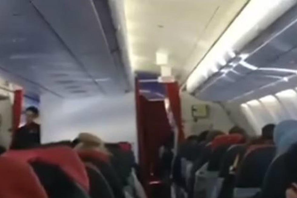 Pilot Asks Passengers to Pray While Plane Violently Shakes [VIDEO]
