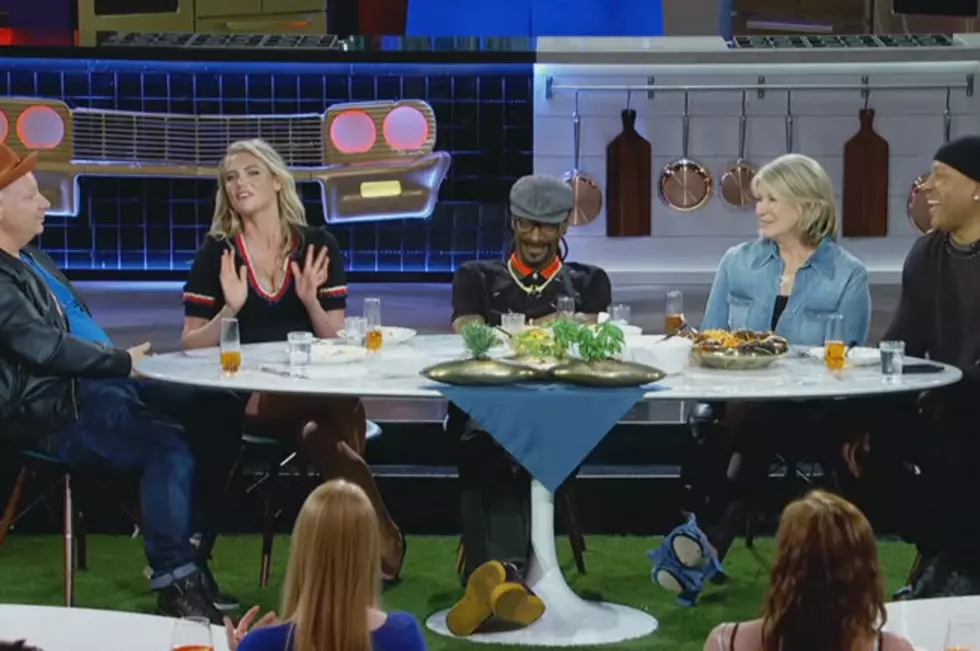 Ballsy Stories Are Served Up On ‘Martha and Snoop’s Potluck Dinner Party’ [VIDEO]