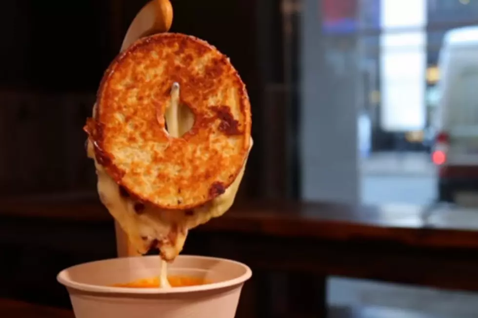 Grilled Cheese Donuts – Yes Please [VIDEO]