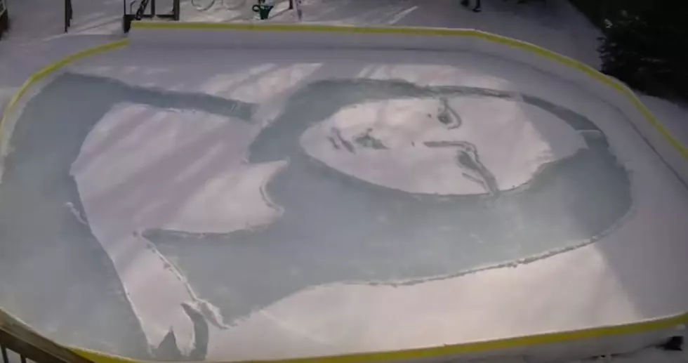 Guy Recreates Da Vinci’s ‘Mona Lisa’ Using Snow [VIDEO]