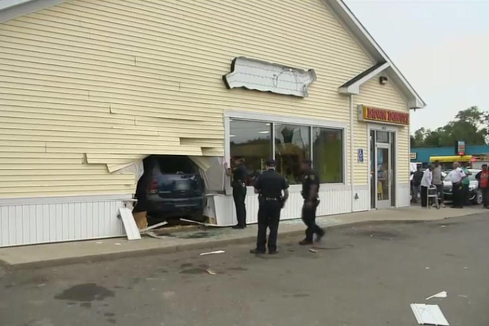 Driver Crashes Through Dawn Donuts in Flint [VIDEO]