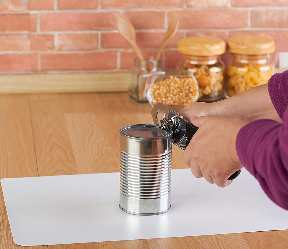 Teenager Has No Idea How To Use A Can Opener [VIDEO]