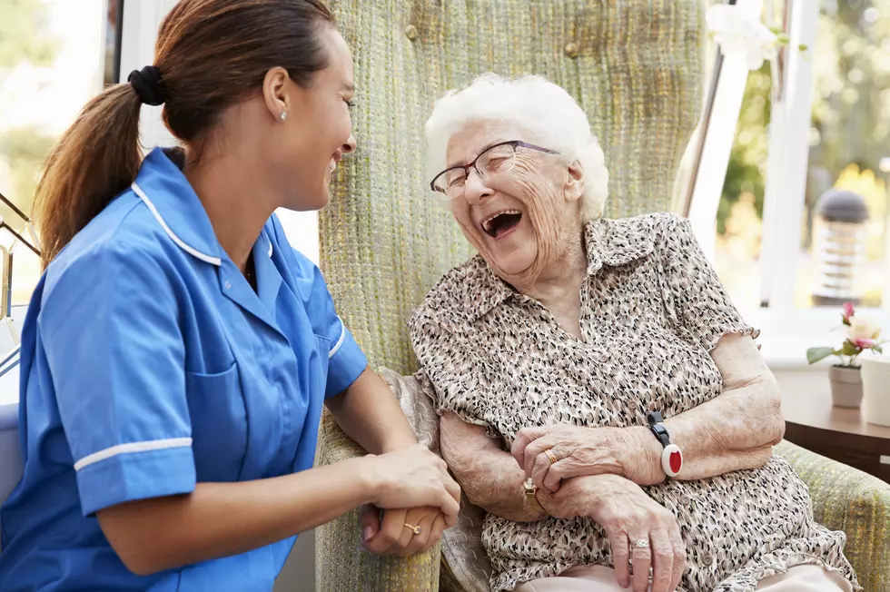 MI Nursing Homes to Allow Outdoor Visits Starting Next Week