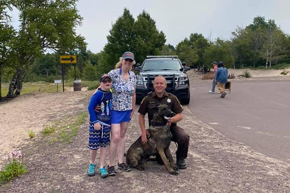 Michigan K-9 Amazingly Finds Woman’s Lost Wedding Rings on Beach