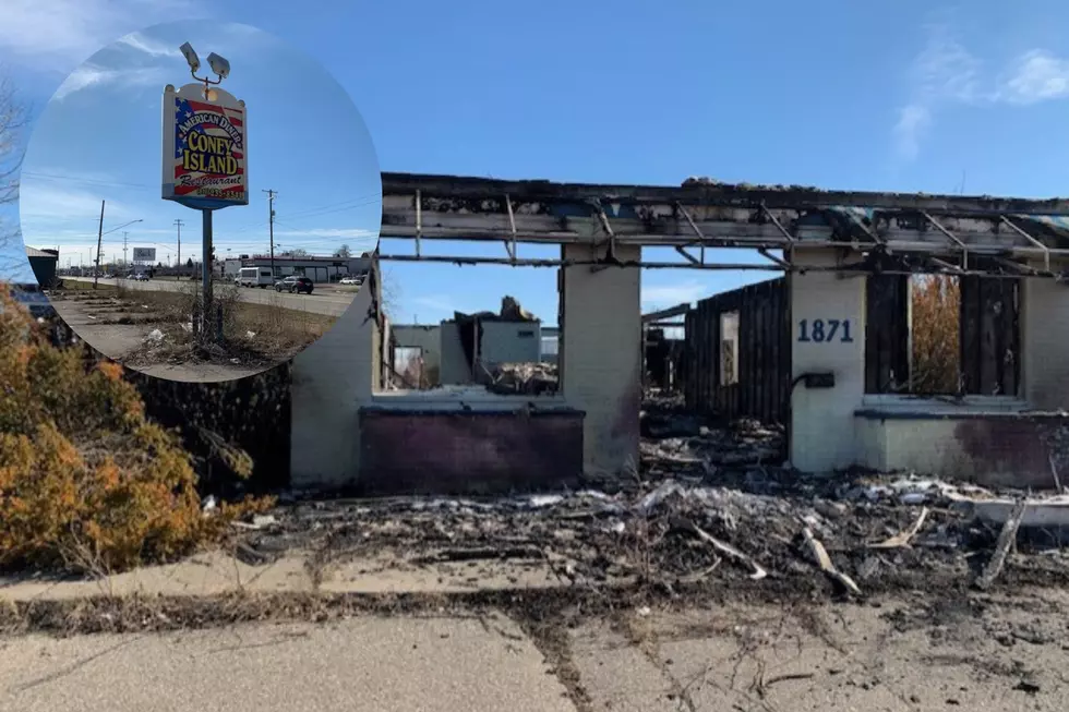 Former Restaurant on Dort Highway in Flint Burns to the Ground
