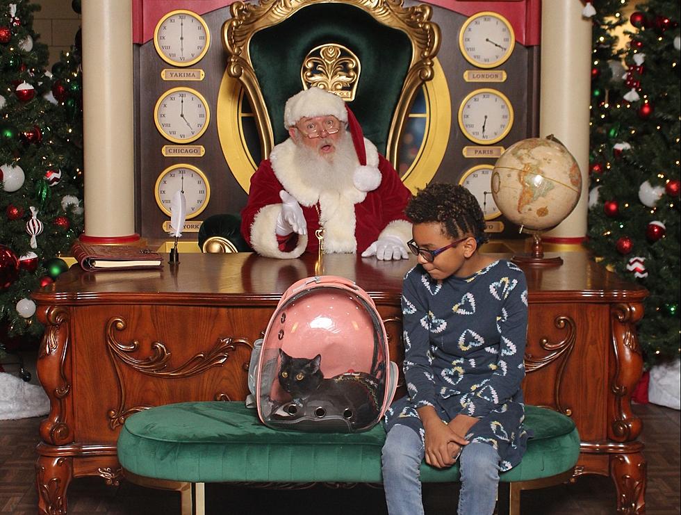 Santa Claus and Santa Paws Is Coming to Town at Valley Mall