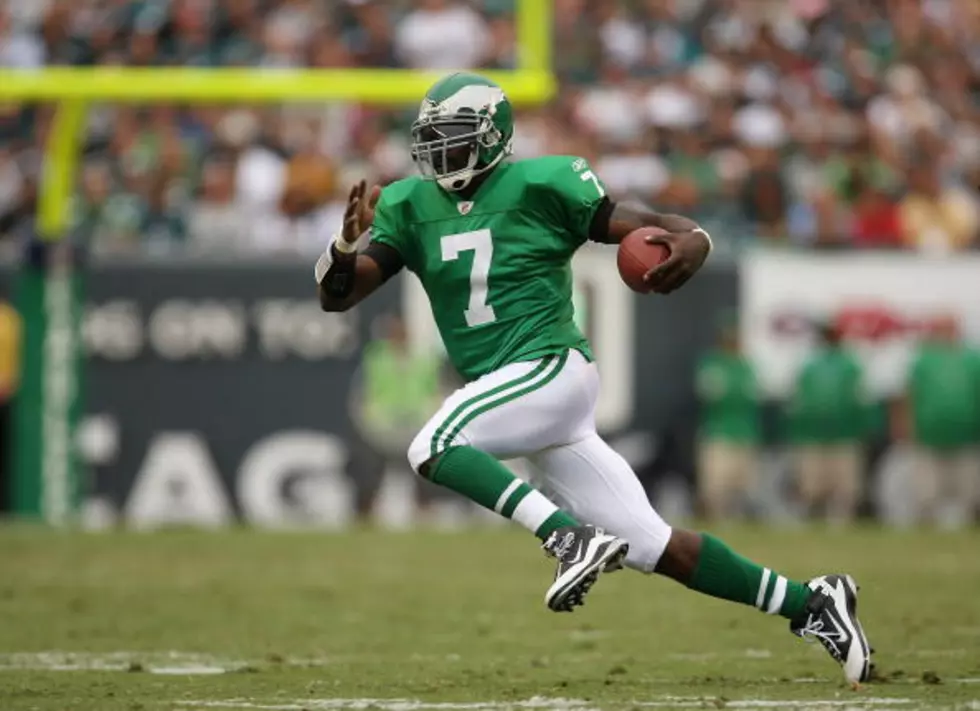 Michael Vick Re-Signs With Nike [Video]