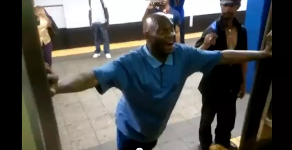 Drunk Guy Stops NYC Train – Fight Breaks Out [Video]