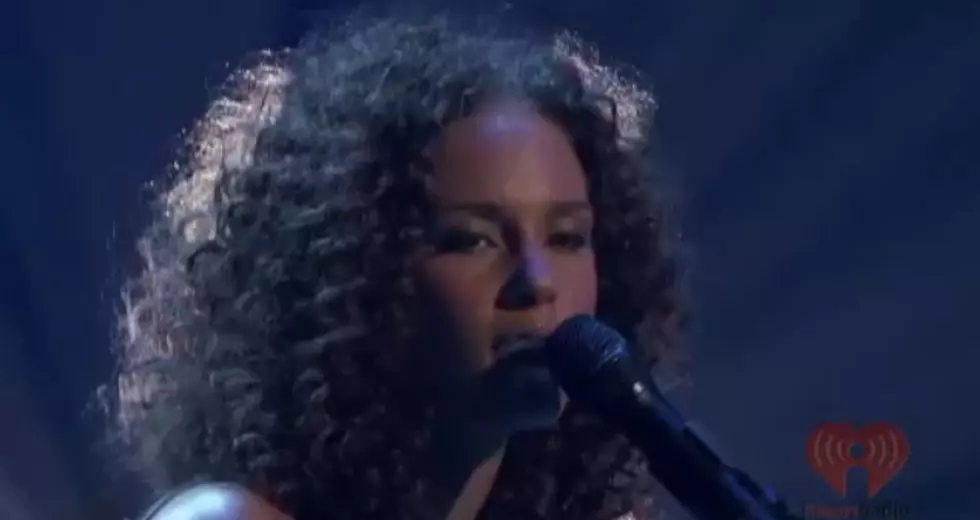 Alicia Keys Performs New Song At iHeart Radio Concert [Video]