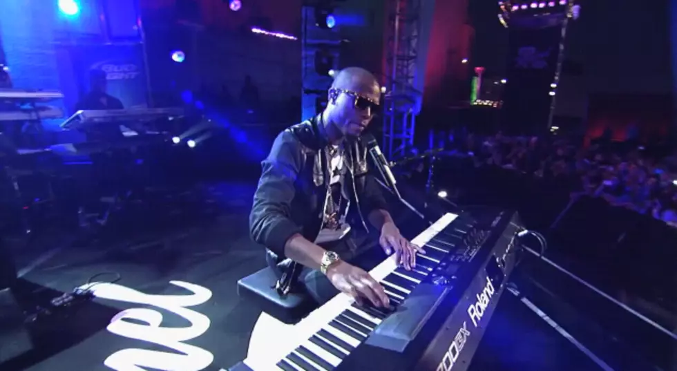 B.o.B. Plays The Keyboard For &#8216;Where Are You&#8217; On Jimmy Kimmel