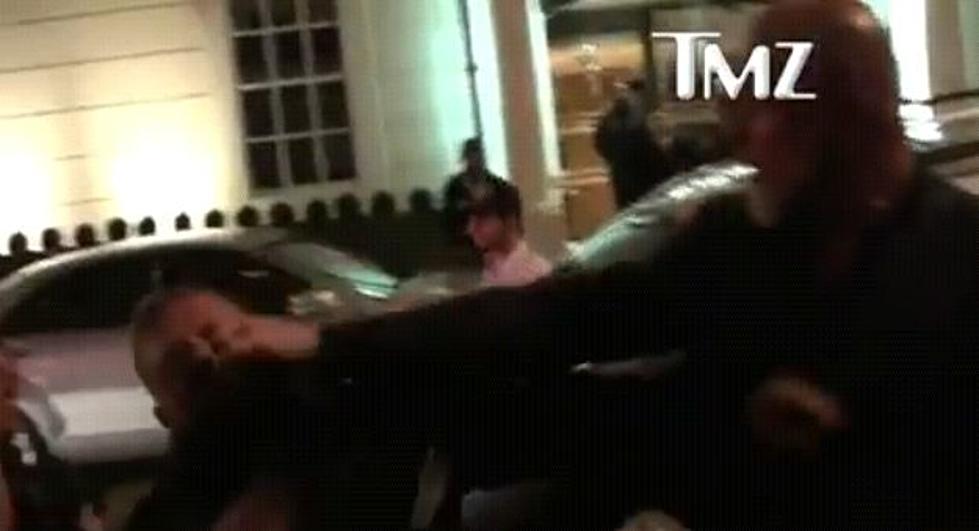 Rihanna&#8217;s Bodyguard Knocked Out A Paparazzi In London [Video]