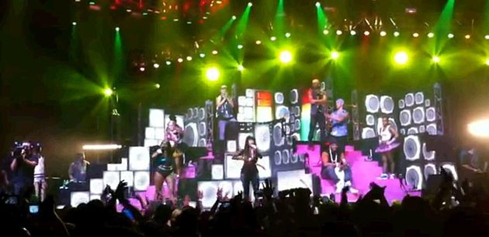 Nicki Minaj Surprises Fans With Foxy Brown On Stage [Video]
