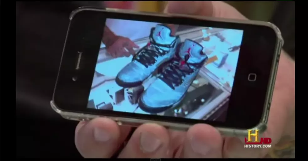 Pawn Stars’ Chumlee Robs Guy for His Air Jordan 5 Retro Sneakers [Video]