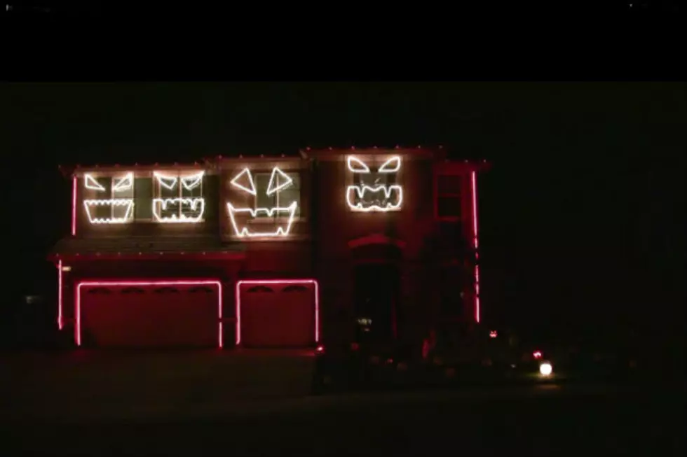 House Lights Up for Michael Jackson’s Thriller [Video]