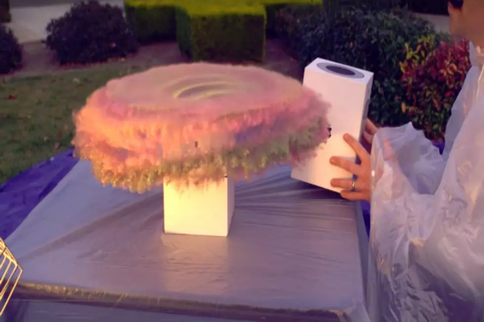 Guy Creates Glitter Bomb Trap To Catch Package Thieves [Video]