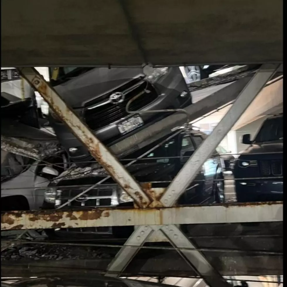 Hundreds Of New Yorkers Carless After Collapse In Hudson Valley