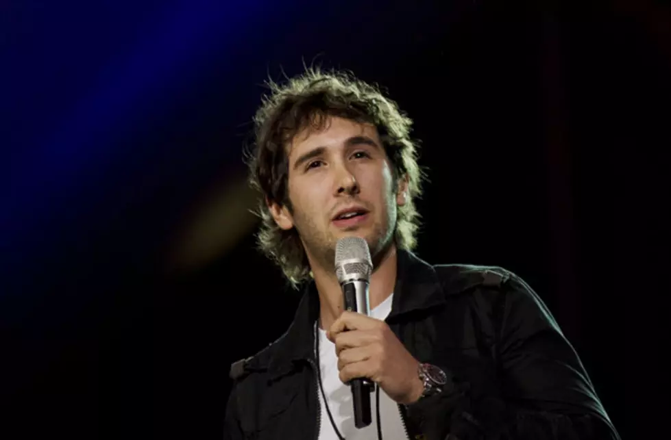Little Boy Sings National Anthem, Man Proposes Marriage on Stage at Josh Groban&#8217;s Michigan Show