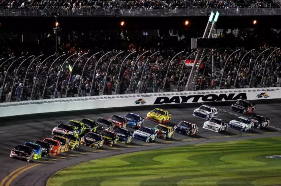 Rain and Explosions Cause Delays for Daytona 500 [VIDEO]