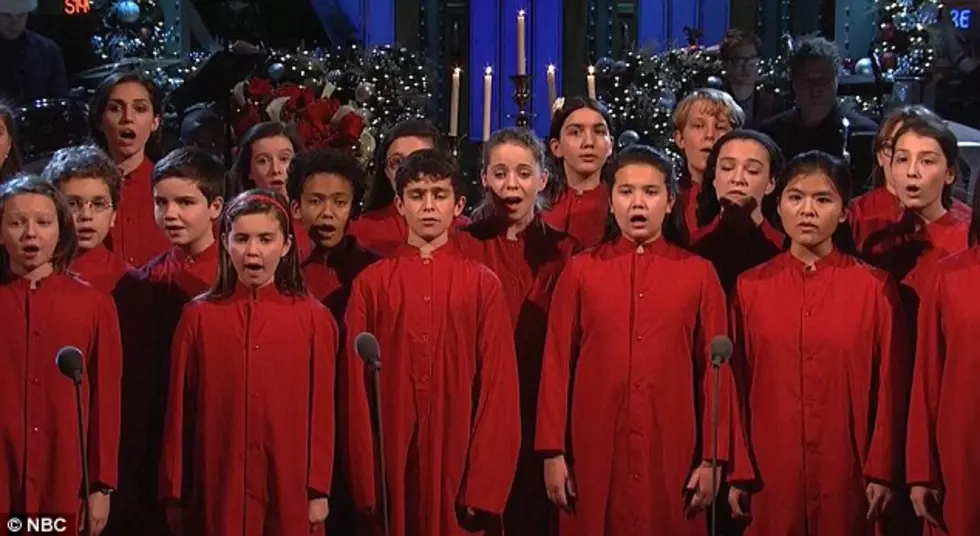 ‘Saturday Night Live’ Opens Show With Tribute To Newtown Shooting Victims