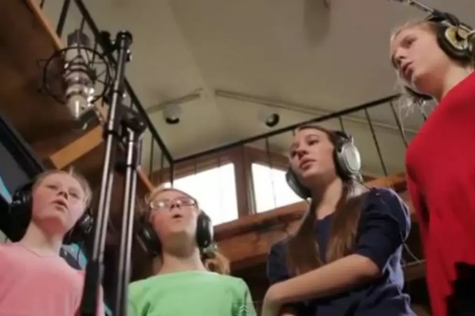 Sandy Hook Shooting Survivors Record &#8216;Somewhere Over the Rainbow&#8217; for Charity [VIDEO]