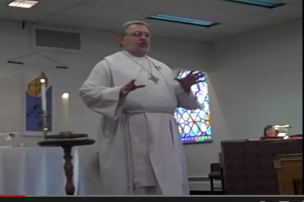 Pastor Gave A One Minute Sermon Last Sunday So That He Could Catch Kickoff [Video]