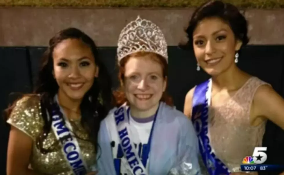 Homecoming Queen Gives Crown to Bullied Friend