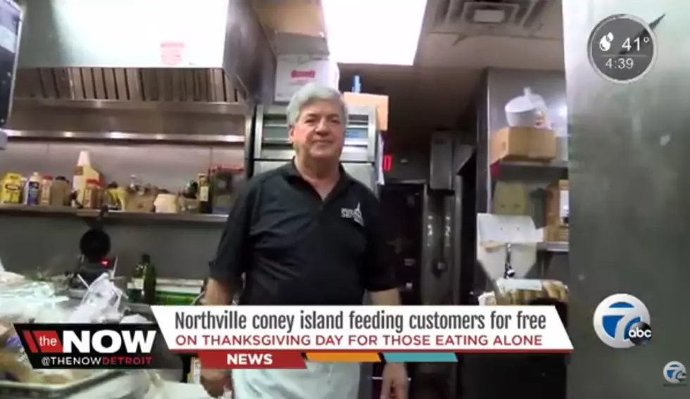The Good News: Michigan Restaurant Offers Free Thanksgiving Meals to Solo Diners [VIDEO]