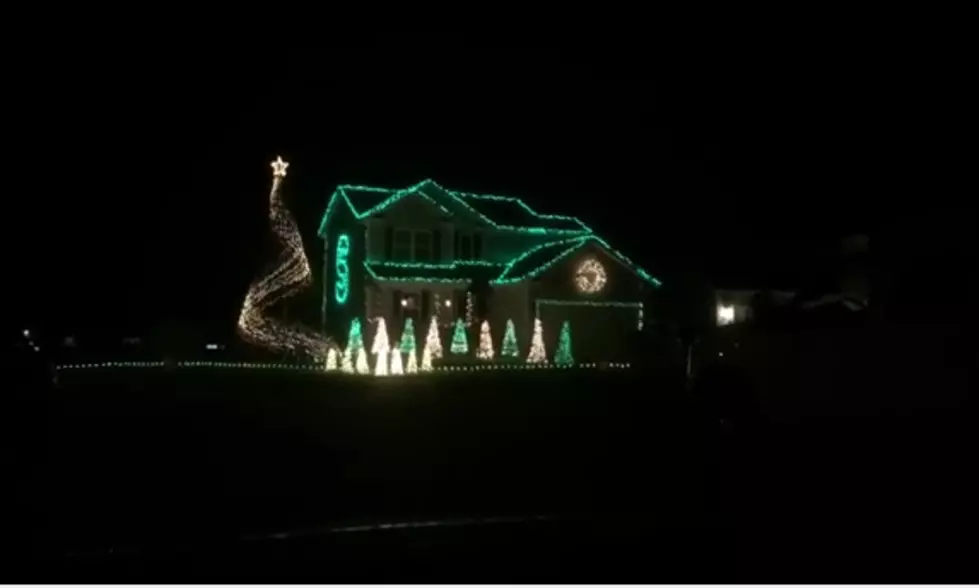 Michigan Family Sets Christmas Lights to MSU Fight Song [VIDEO]