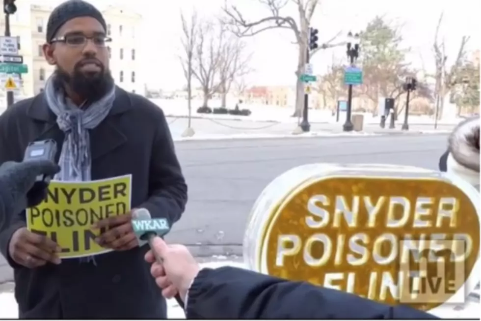 Protesters Deliver ‘Snyder Poisoned Flint’ Sculpture to Lansing [VIDEO]