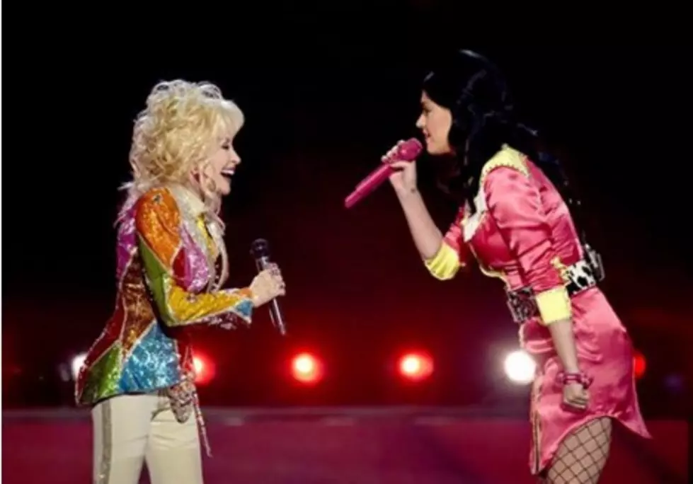 Unlikely Duet, But it Works! Dolly &#038; Katy at 2016 Academy of County Music Awards [VIDEO]