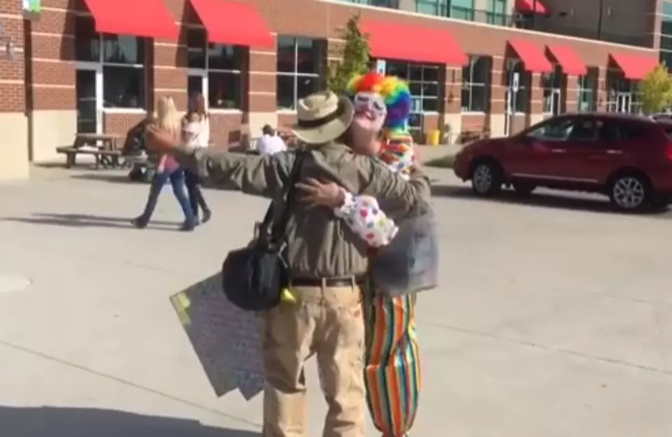 Not-So-Creepy Clown Gives Out Free Hugs in Flint [VIDEO]