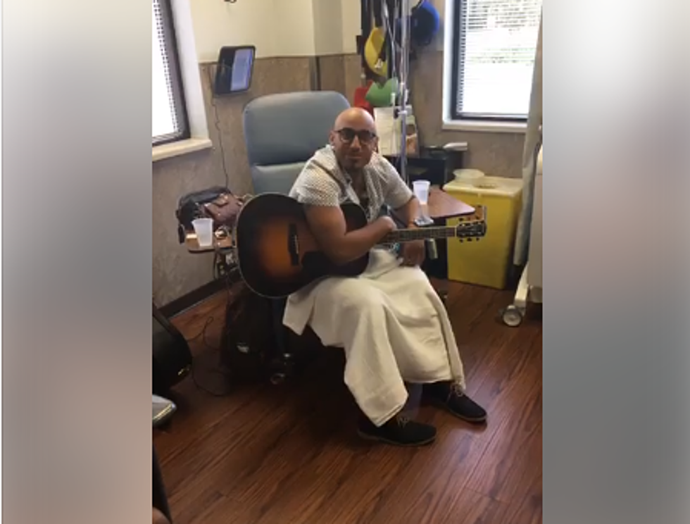 Flushing’s Manny Torres Sings for Beaumont Staff During Chemo [VIDEO]