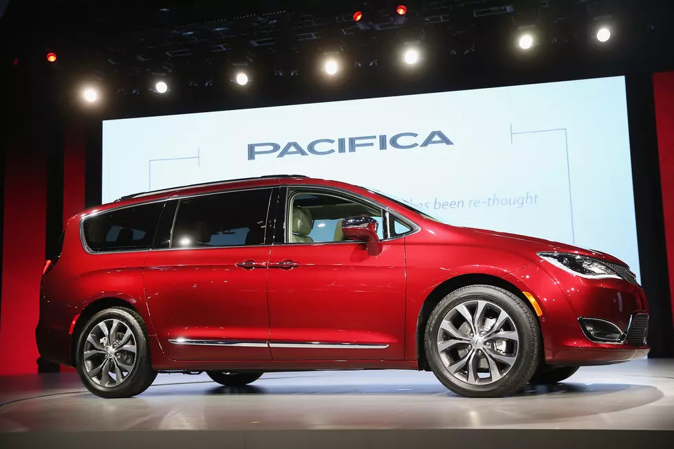 Fiat Chrysler Recalling 2017 Pacifica Minivans for Engine Problem